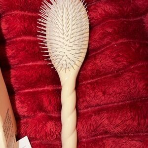 La Bonne Brosse Detangling brush N.07 The Intense Cream White.